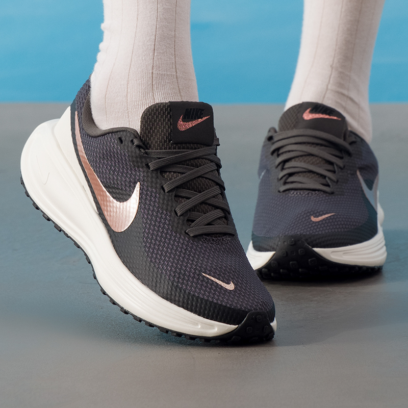 Lightweight Road Running Shoes - รองเท้าผู้หญิง Nike รุ่นดั้งเดิม น้ำหนักเบา ระบายอากาศได้ดี เหมาะสำหรับการออกกำลังกายและฝึกซ้อม