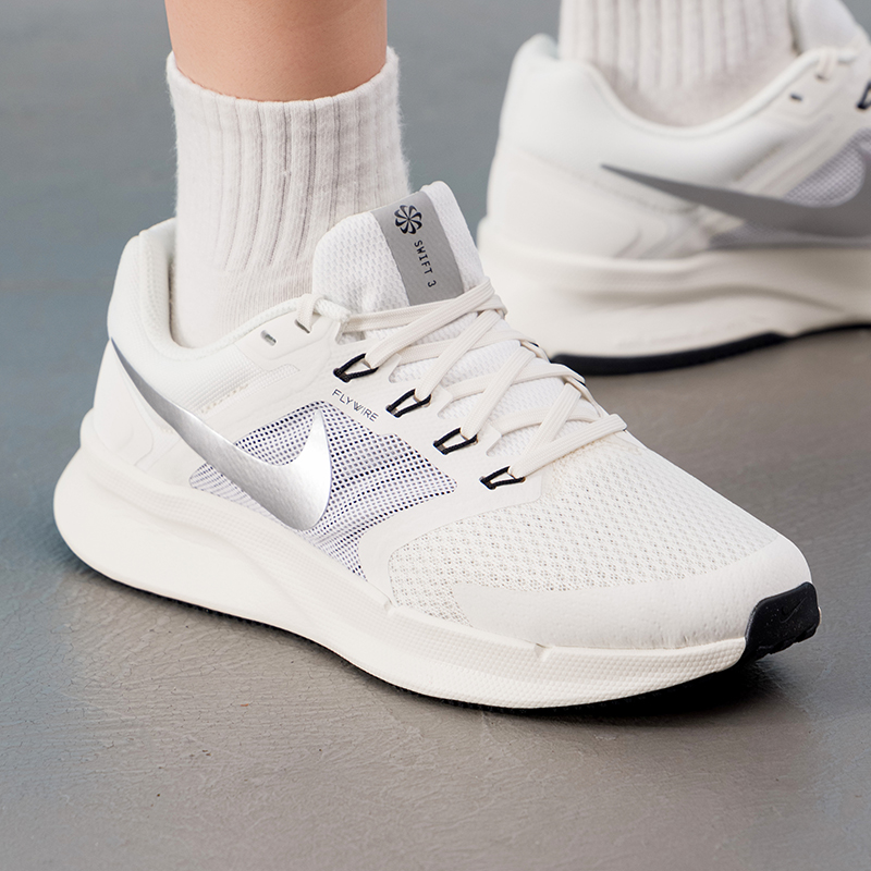 Lightweight Road Running Shoes - รองเท้าผู้หญิง Nike รุ่นดั้งเดิม น้ำหนักเบา ระบายอากาศได้ดี เหมาะสำหรับการออกกำลังกาย