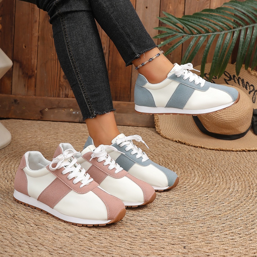 Sneakers - รองเท้าผ้าใบผู้หญิงแบบสีตัดต่อ ผูกเชือก ดีไซน์แพทช์เวิร์ค สไตล์เรโทร รองเท้าเดินน้ำหนักเบา ลำลอง
