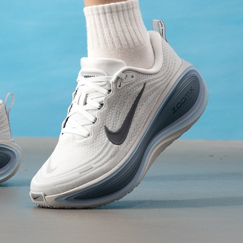 รองเท้าผู้ชาย Nike รุ่นดั้งเดิ - Lightweight Road Running Shoes บทวิจารณ์และราคา