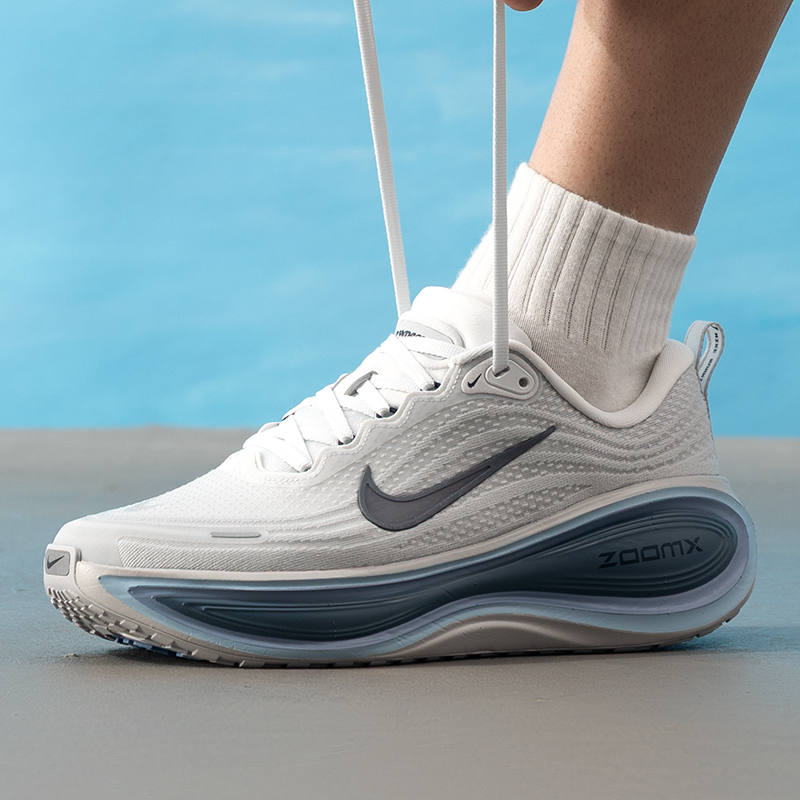 รองเท้าผู้ชาย Nike รุ่นดั้งเดิ - Lightweight Road Running Shoes บทวิจารณ์และราคา