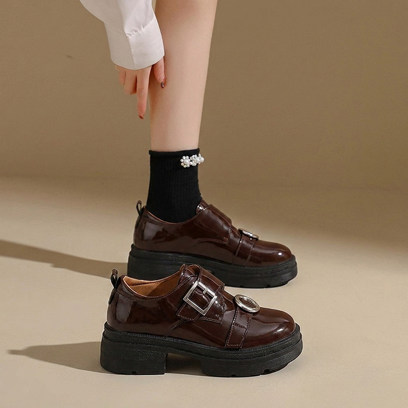 รองเท้าวิ่งบนถนนตาข่ายระบายอาก - Shock Absorbing Gym Trainers บทวิจารณ์และราคา