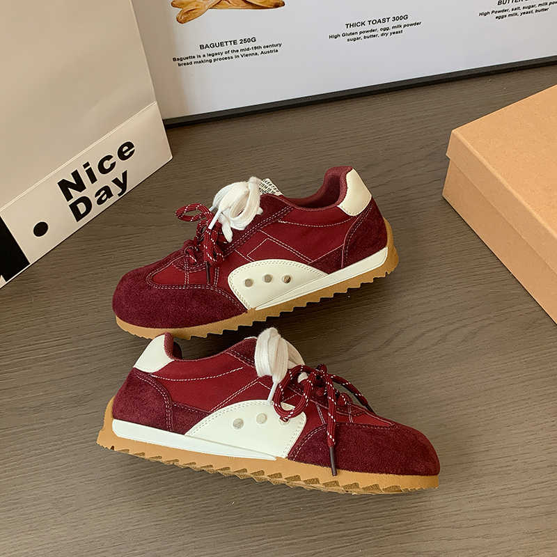 รองเท้าวิ่งผู้หญิง พื้นรองเท้า - Shock Absorbing Gym Trainers บทวิจารณ์และราคา