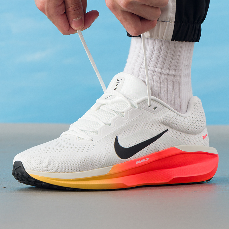 รองเท้าผู้ชาย Nike รุ่นดั้งเดิ - Lightweight Road Running Shoes บทวิจารณ์และราคา