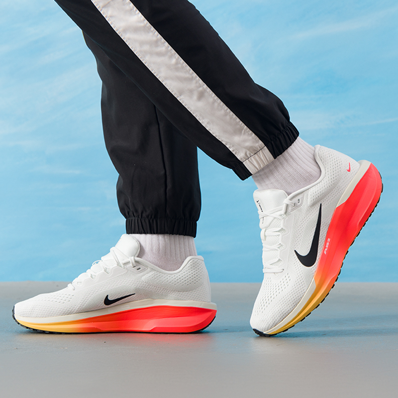 รองเท้าผู้ชาย Nike รุ่นดั้งเดิ - Lightweight Road Running Shoes บทวิจารณ์และราคา