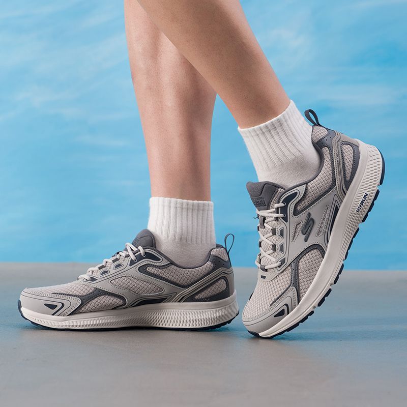 รองเท้าผู้ชาย Skechers รุ่นออร - Lightweight Road Running Shoes บทวิจารณ์และราคา